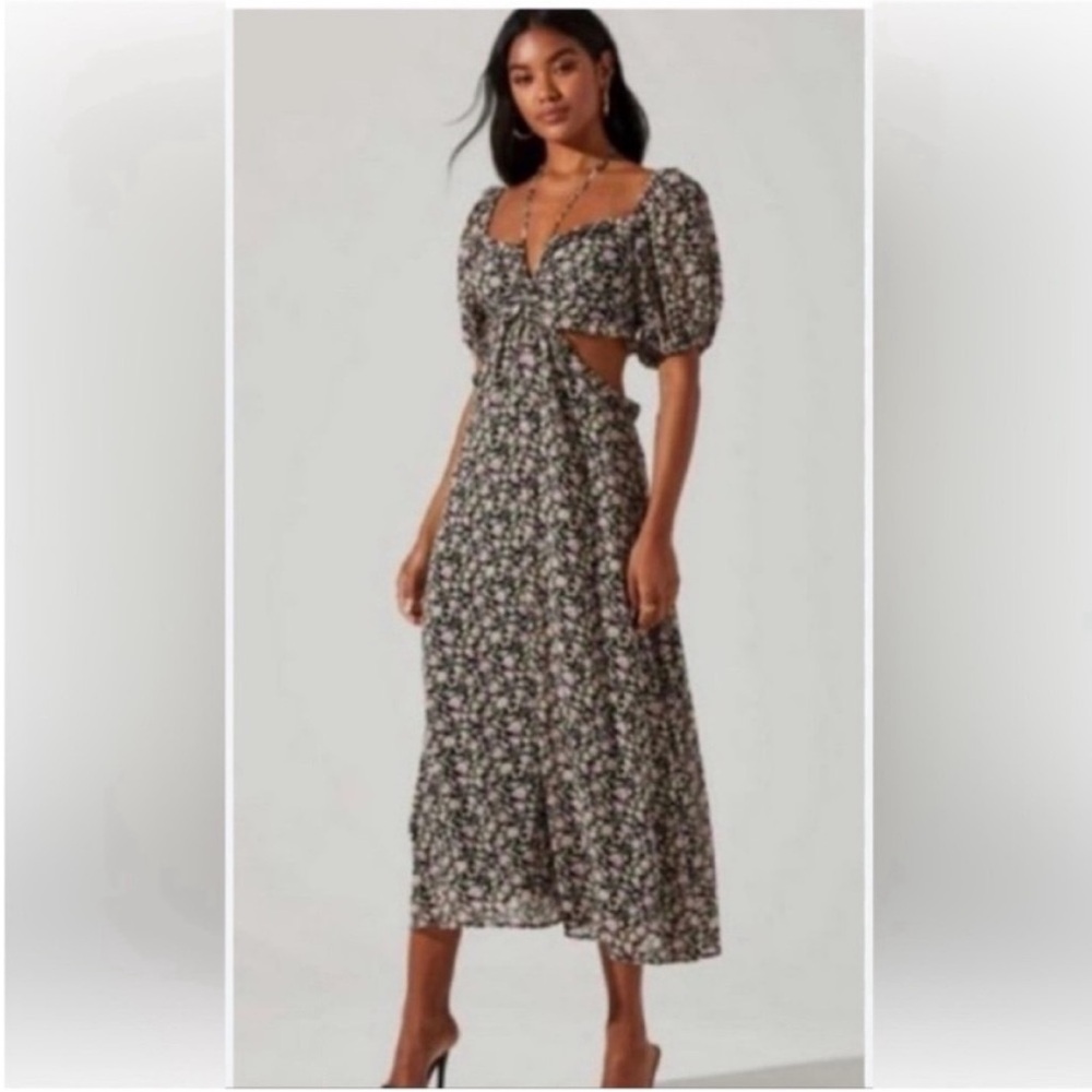 ASTR the Label Ditsy Black Floral Puff-Sleeve Midi Dress with Cutout Detail Sz M